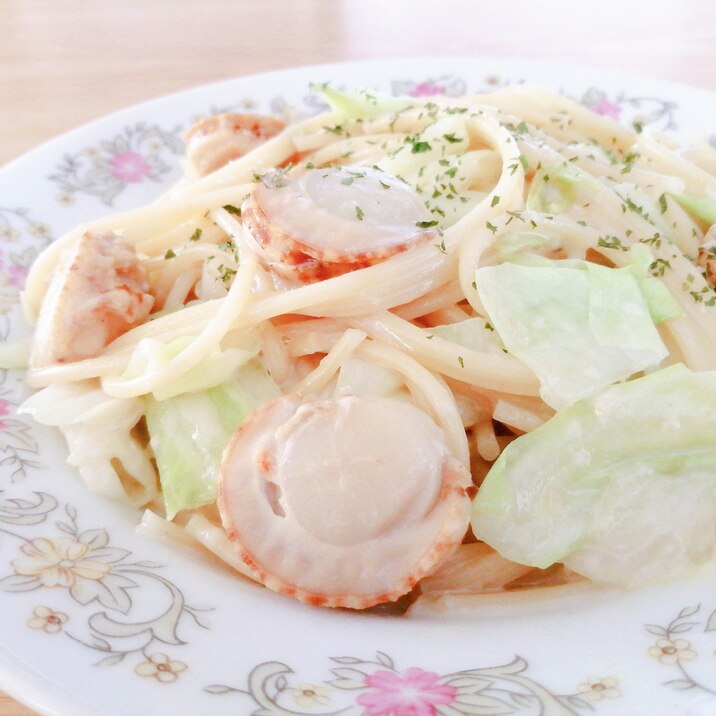 ホタテとキャベツのクリームパスタ